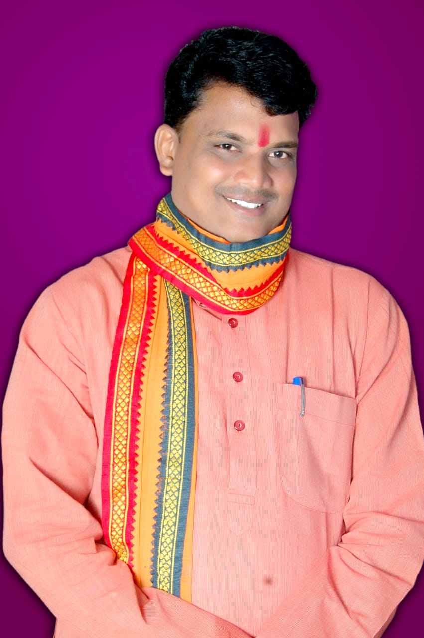 कैबिनेट मिनिस्टर नागर सिंह चौहान तो इनॉगराते भारत विकास पर्व एंड भूमि पूजन फॉर रस 1.49 करोड़ पौंड इन सोण्डवा डेवलपमेंट ब्लॉक