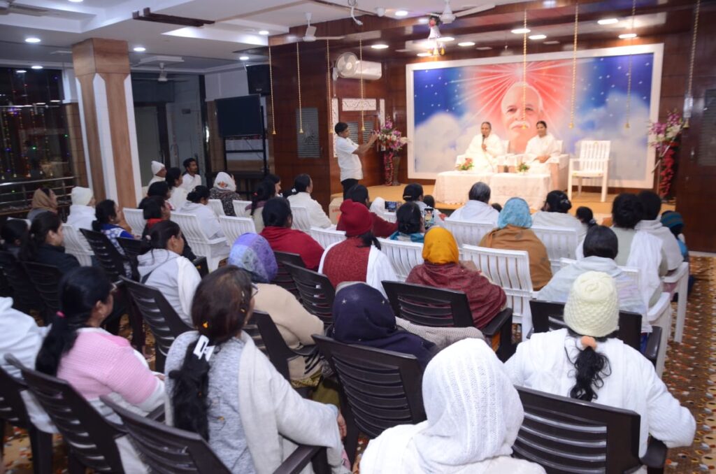 मोटिवेशनल स्पीकर उषा दीदी आईं, आज से तीन दिवसीय कार्यक्रम – 7 से 9 फरवरी मोटिवेशनल स्पीकर उषा दीदी आईं, आज से तीन दिवसीय कार्यक्रम – 7 से 9 फरवरी