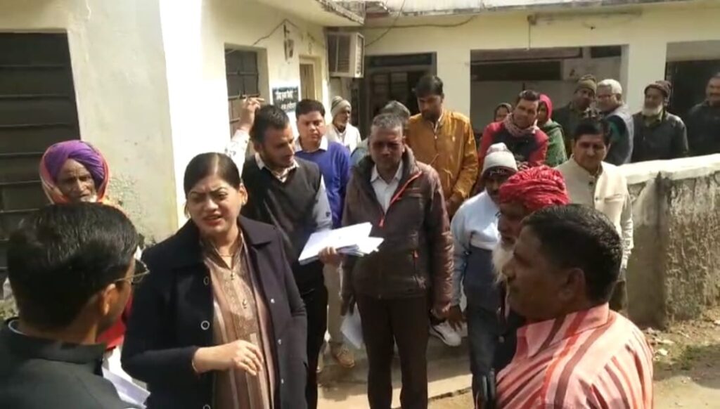 अजमेर जिला कलेक्टर डॉ. भारती दीक्षित ने एसडीएम एवं नसीराबाद तहसील का औचक निरीक्षण किया