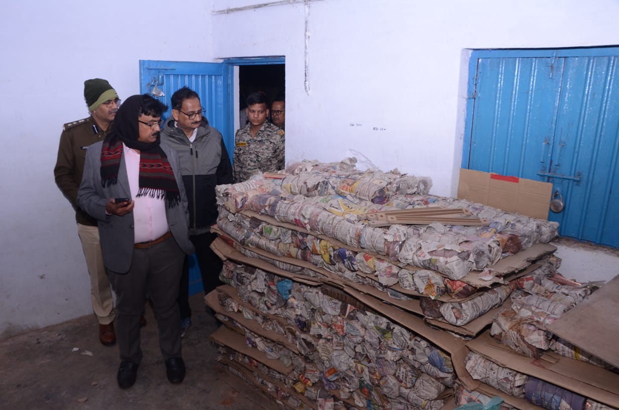 हरदा घटना को लेकर कलेक्टर, एसपी ने ग्वालियर में आतिशबाजी गोदाम का किया निरीक्षण, दिये आवश्यक निर्देश
