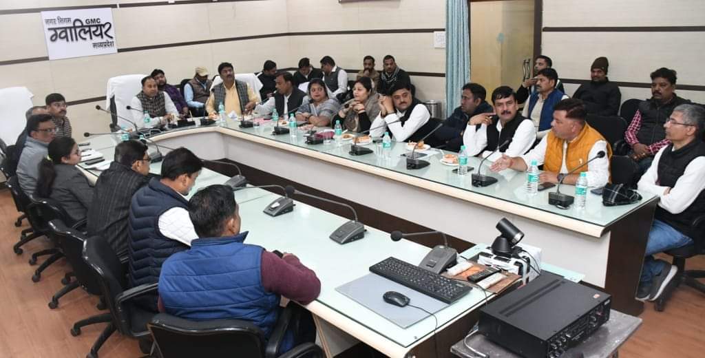 सुचारू यातायात व्यवस्था को लेकर एमआईसी प्रभारी ने ली बैठक, दिये आवश्यक सुझाव