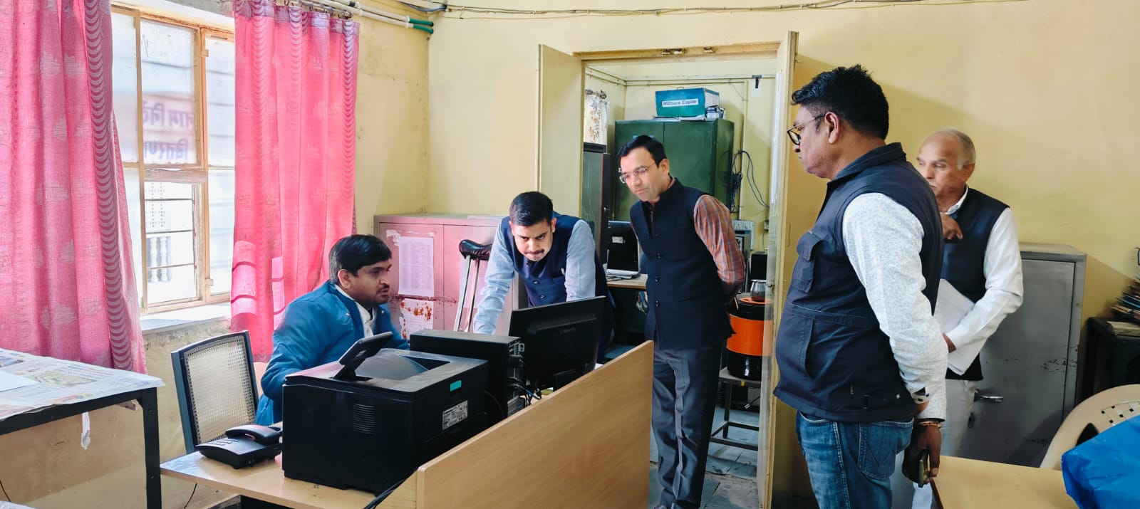 कलेक्टर ने किया औचक निरीक्षण