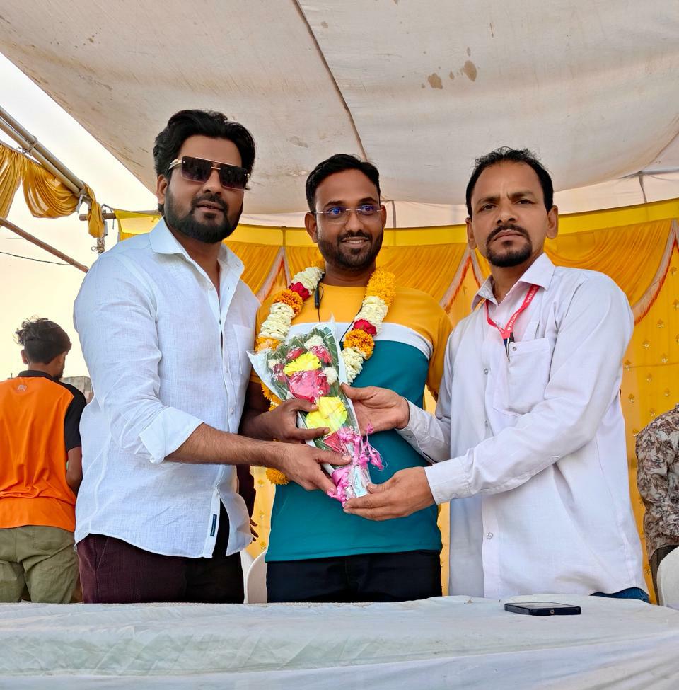 पूर्व पार्षद नकीर खान द्वारा आयोजित आमदार चषक 2024 कर्यक्रम में पत्रकारों का भव्य सत्कार पूर्व पार्षद नकीर खान द्वारा आयोजित आमदार चषक 2024 कर्यक्रम में पत्रकारों का भव्य सत्कार