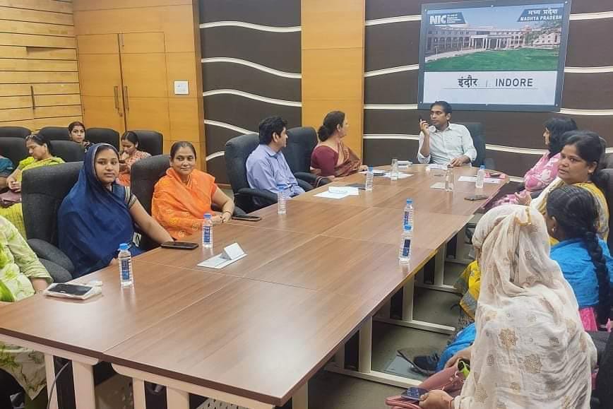 मुख्यमंत्री डॉ. मोहन यादव ने लाडली बहनों और लाडली लक्ष्मी बालिकाओं के खातों में राशि की अंतरित।