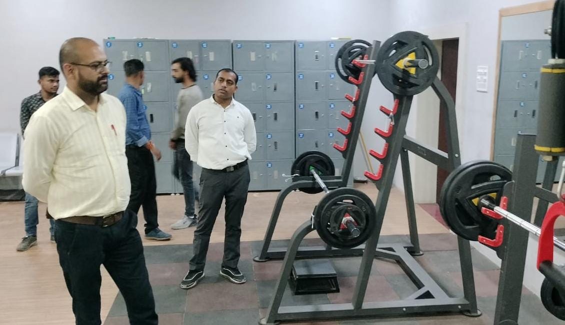 सीजीएम ने किया लायब्रेरी, जिम, बैडमिंटन केंद्र का दौरा।