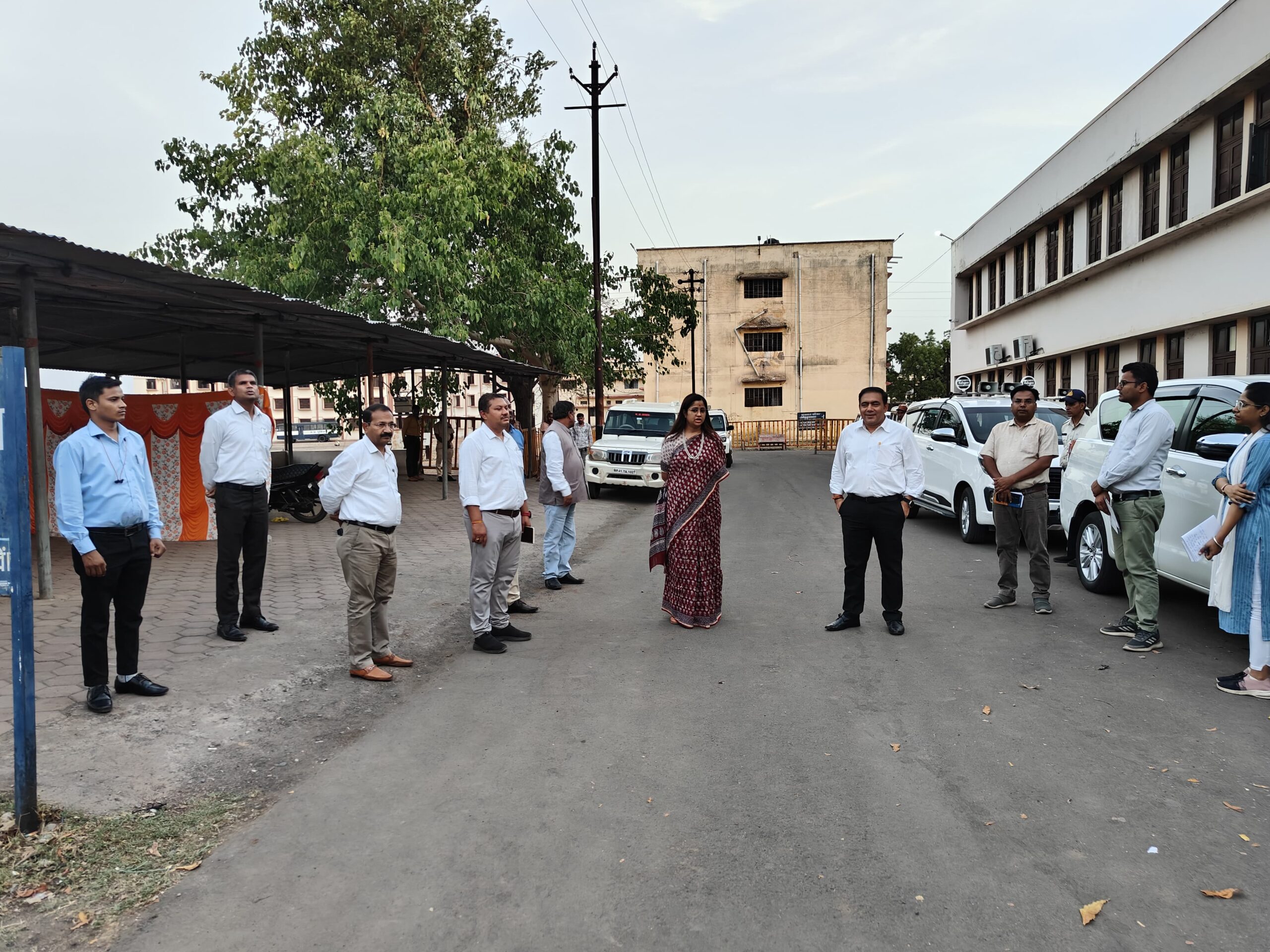 कलेक्टर व पुलिस अधीक्षक द्वारा मतगणना स्थल का निरीक्षण किया गया।