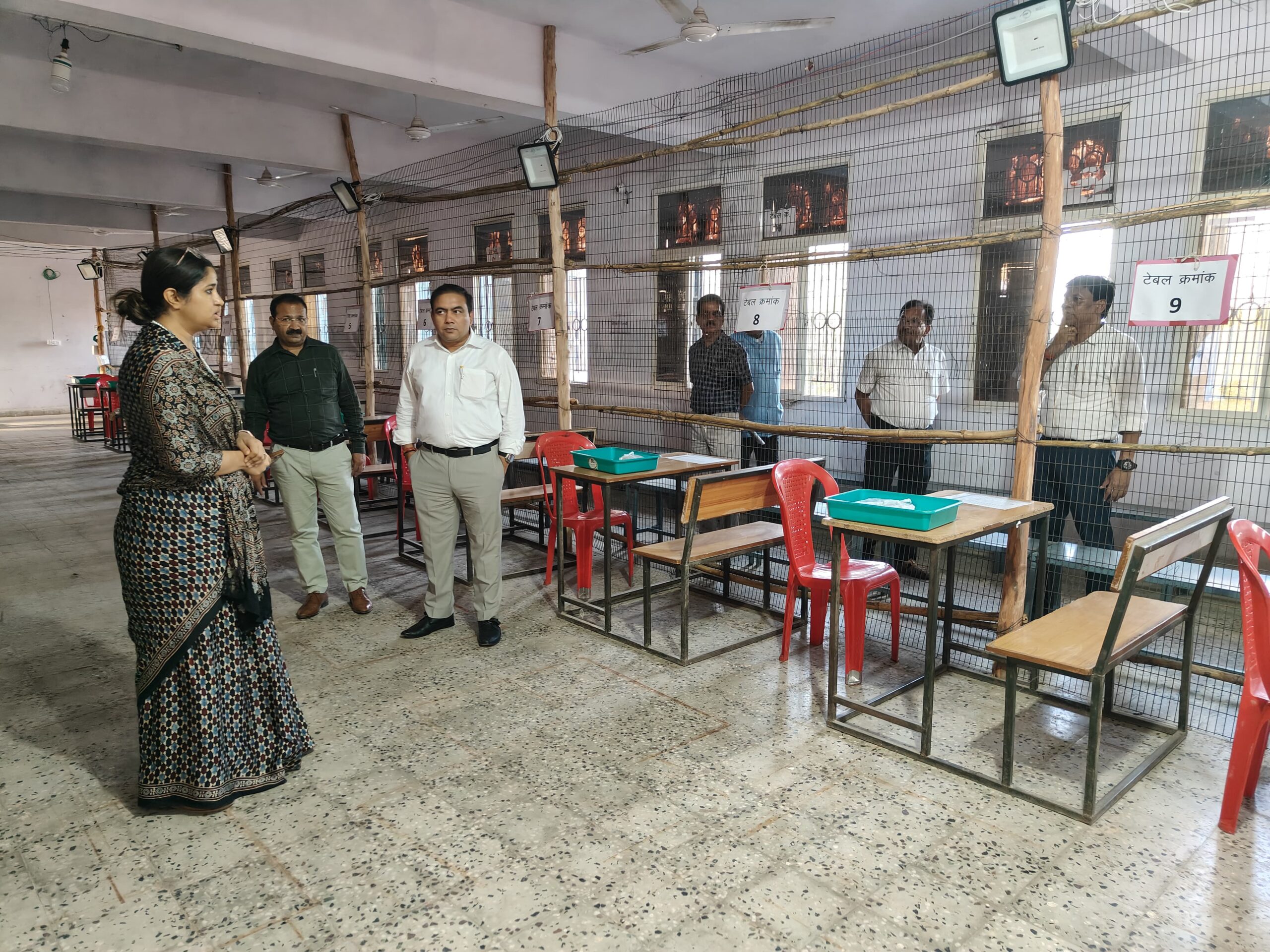 मतगणना दल,अभ्यर्थी एवं गणना अभिकर्ता और पत्रकार बंधुओं के आवागमन के लिए पृथक मार्ग सुनिश्चित।