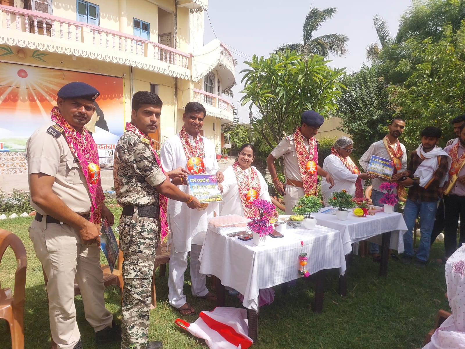 ब्रह्माकुमारी आश्रम मालनपुर ग्वालियर में पर्यावरण दिवस मनाया गया।