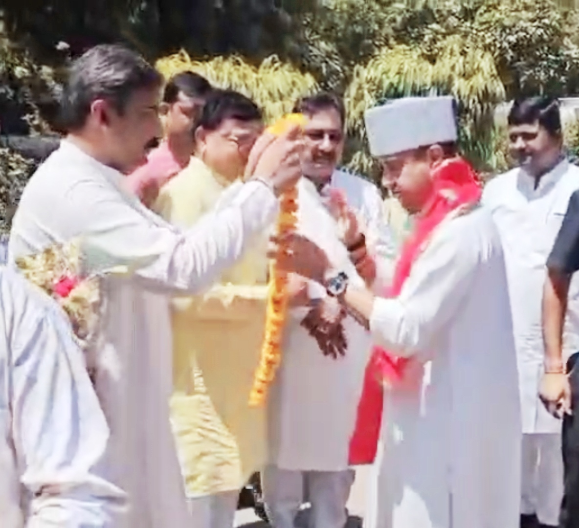 केबिनेट मंत्री बनाए जाने पर श्रीमंत सिंधिया जी को सत्येन्द्र शर्मा ने हार्दिक बधाई दी।