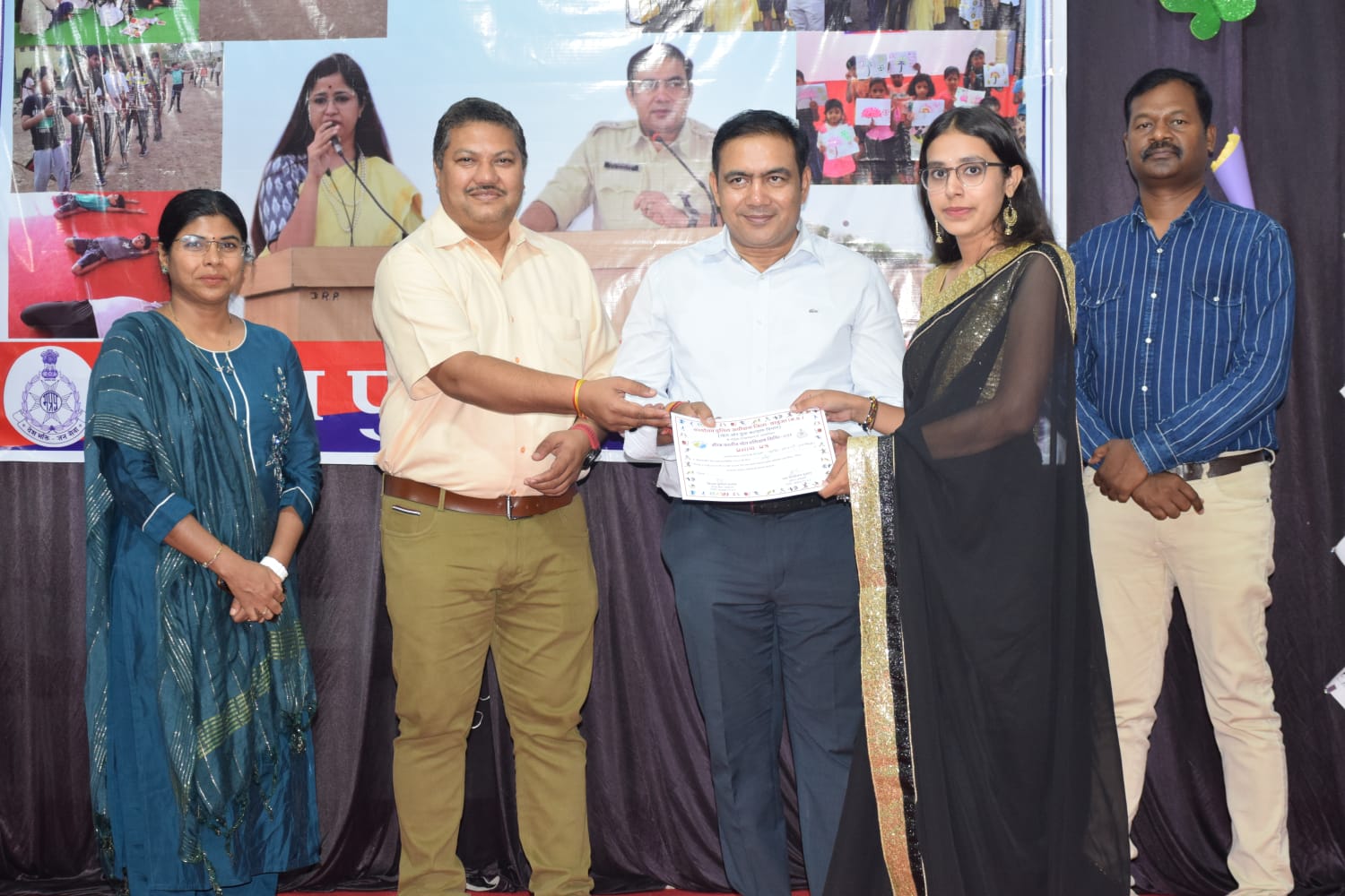 पुलिस लाइन स्थित सामुदायिक भवन में आयोजित किया गया समर कैंप समापन समारोह ।