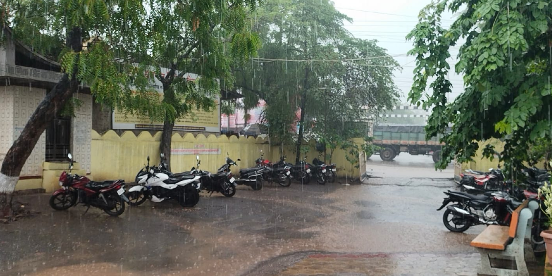 गंगाखेड शहर सहित क्षेत्र में बारिश की उपस्थिति..