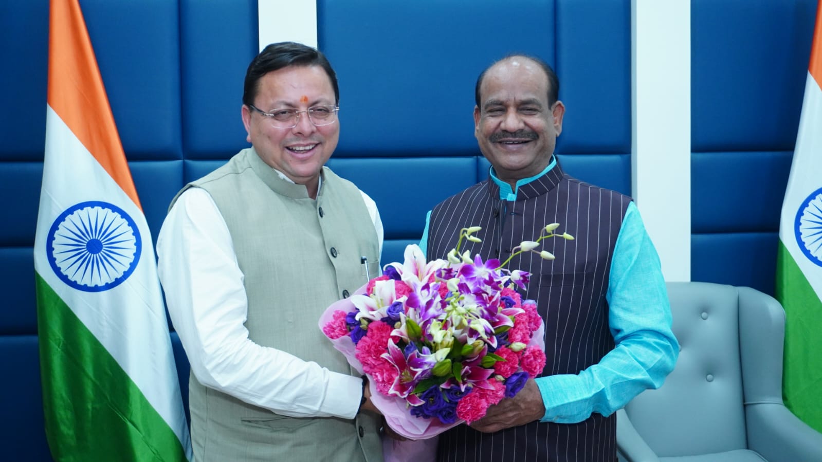 उत्तराखंड के मुख्यमंत्री ने लोक सभा अध्यक्ष ओम बिरला से भेंट कर उन्हें दूसरे कार्यकाल की दी बधाई