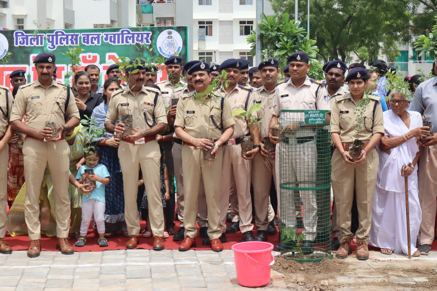 ग्वालियर पुलिस का ‘‘एक पेड़ माँ के नाम’’ अभियान