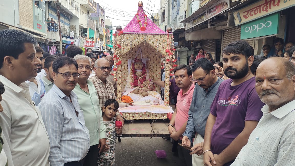 अंतिम आराधना सफल हुई – कमलाबाई पीचा का संथारा सिझा अंतिम दर्शन के बाद संघ ने निकाली डोल परिजनों ने दी मुखाग्नि