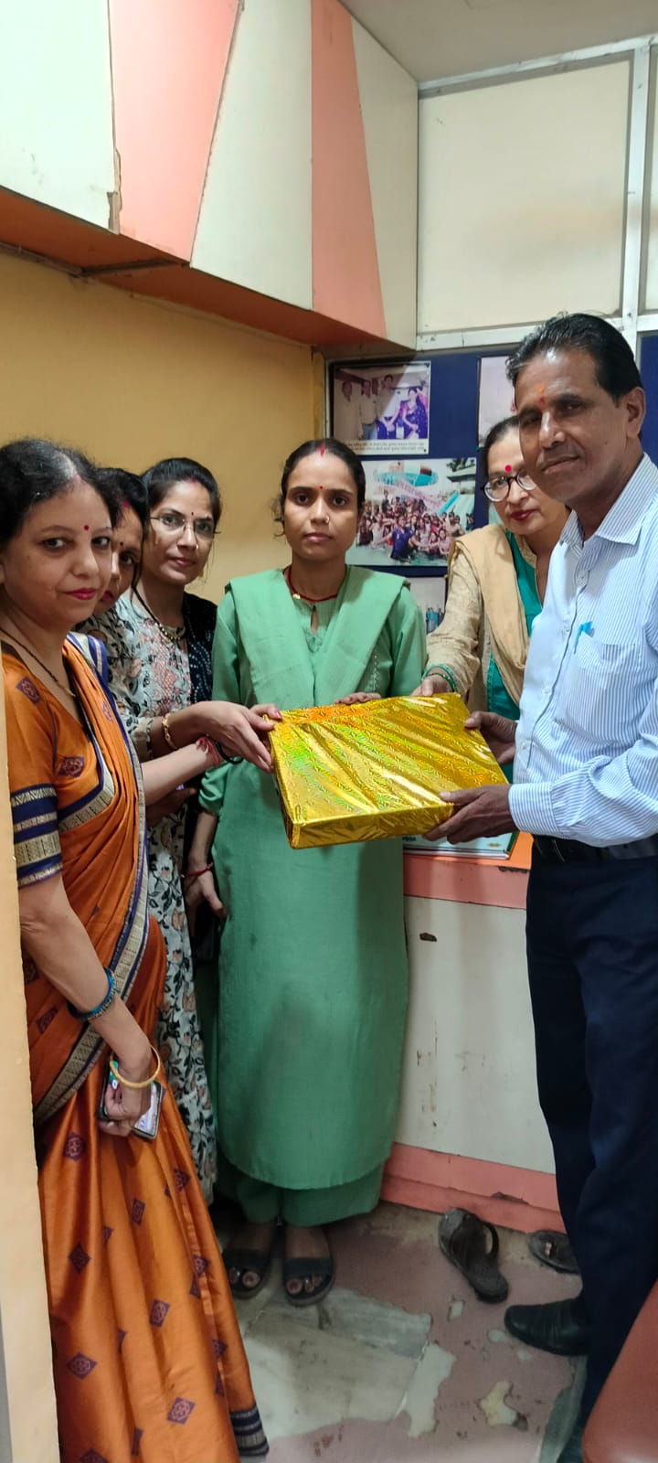 भारत विकास परिषद शाखा वीरांगना ने सुरभि एक्सप्रेस के प्रधान संपादक केसी राजपुरिया को किया सम्मानित