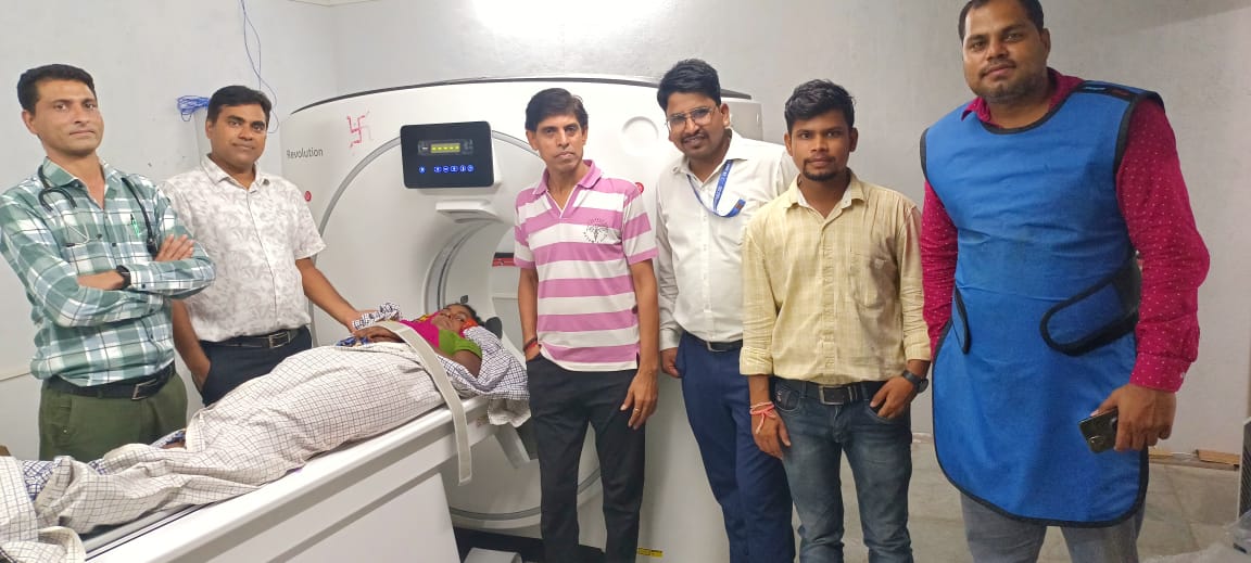 के. के. शाह हॉस्पिटल में अत्याधुनिक मशीन से सिटी स्कैन की हुई शुरुआत 64 स्लाइड की यह मशीन चुनिंदा शहरों में।