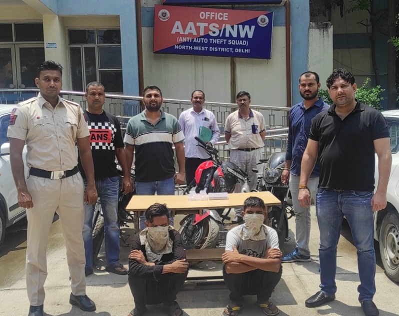 AATS की टीम ने 02 हताश ऑटो-लिफ्टर सह स्नैचर्स को पकड़ा