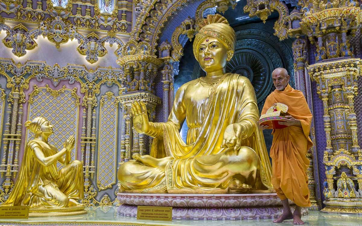 स्वामीनारायण अक्षरधाम, नई दिल्ली परिसर में परम पूज्य महंत स्वामी महाराज का आगमन।
