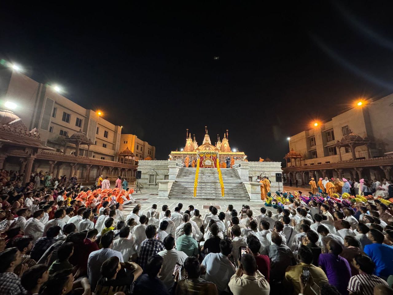 अक्षरधाम मंदिर में उत्सवों की श्रृंखला।