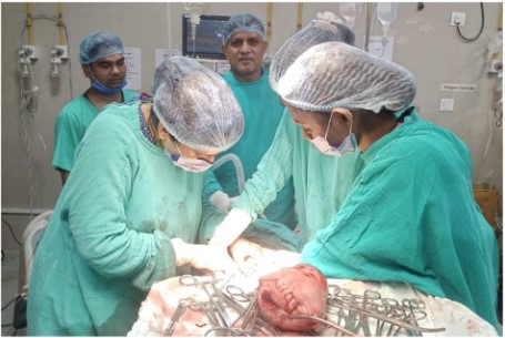 स्वशासी मेडिकल काॅलेज के हुनरबाजो ने बचाई महिला की जांन।