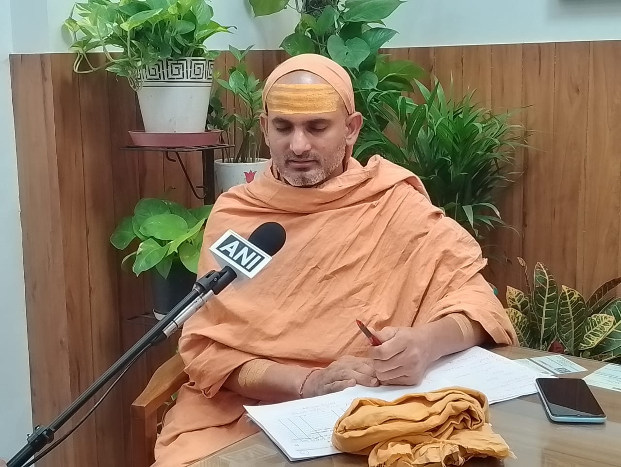 बदरी, द्वारका पीठ जगद्गुरु शंकराचार्य धर्म सम्राट स्वामी श्री द्वारा स्वरूपानंद सरस्वती महाराज के दीक्षित संन्यासी शिष्य स्वामी श्री गोविंदानंद सरस्वती जी।