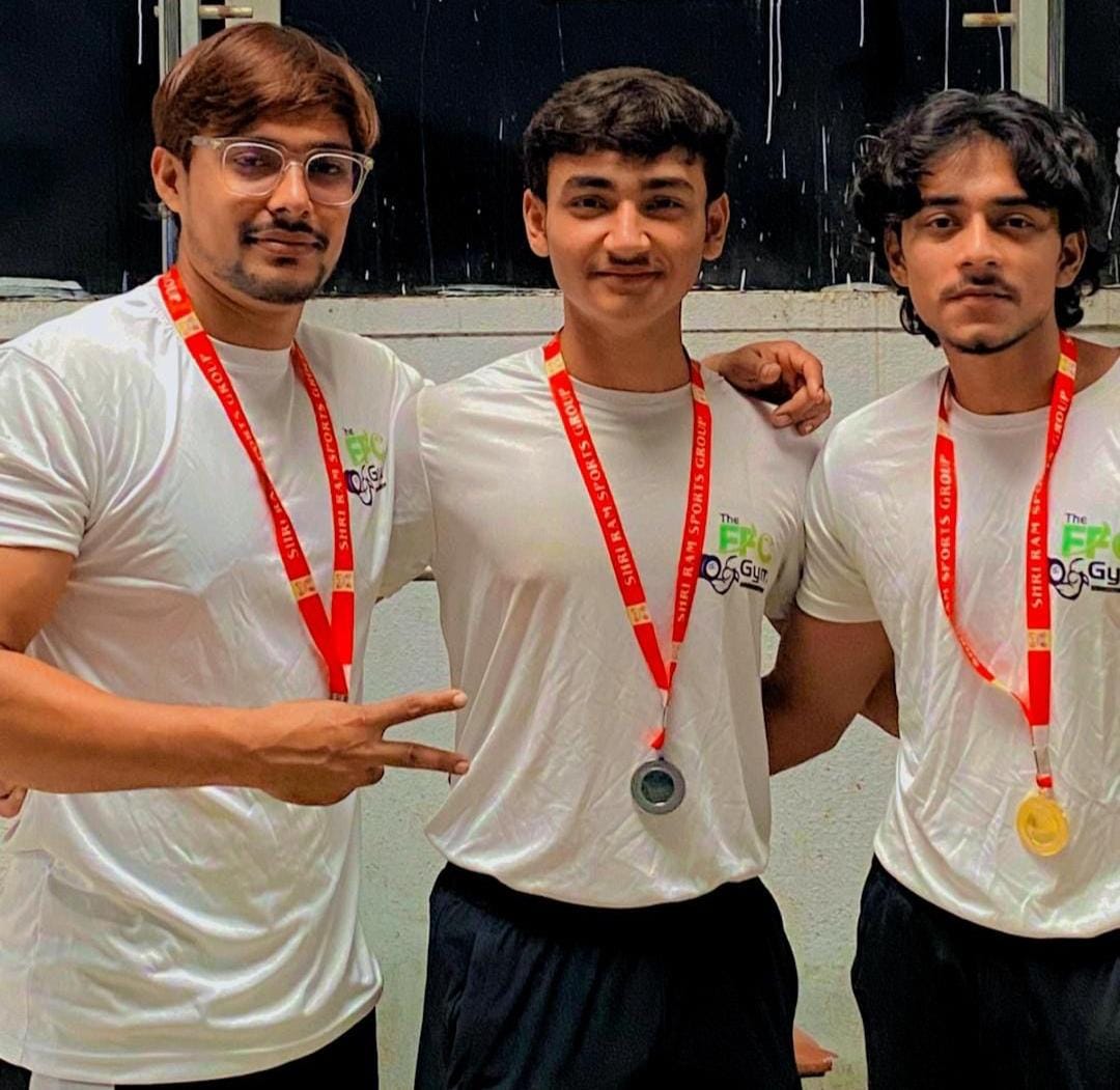 अर्श खान को गोल्ड मेडल, शादाब अंसारी को सिल्वर, और नासिर खान को ब्रॉन्ज़ मेडल मिला।
