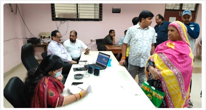 कलेक्ट्रेट जनसुनवाई में 59 लोगों की समस्याएं सुनी गईं, 26 आवेदन पंजीकृत किए गए।