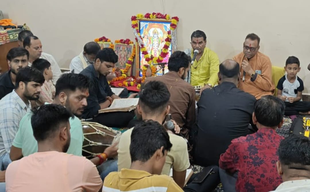 राम नाम की अलख जगा रहा श्री रामचरित मानस युवा मंडल। श्रावण माह में चल रहा संगीतमय मास परायाण।