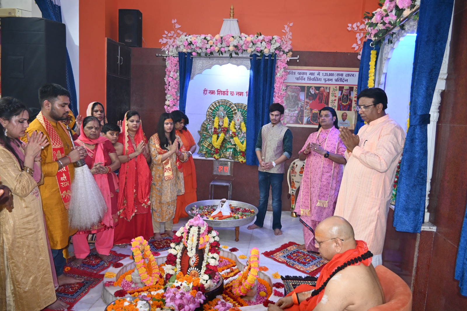 श्रावण मास के परम पवित्र पर्व पर श्री हरिधामेश्वर महादेव, मयूर विहार में।